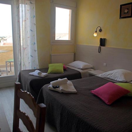 Hotel De La Plage 2 Etoiles Valras-Plage Rom bilde