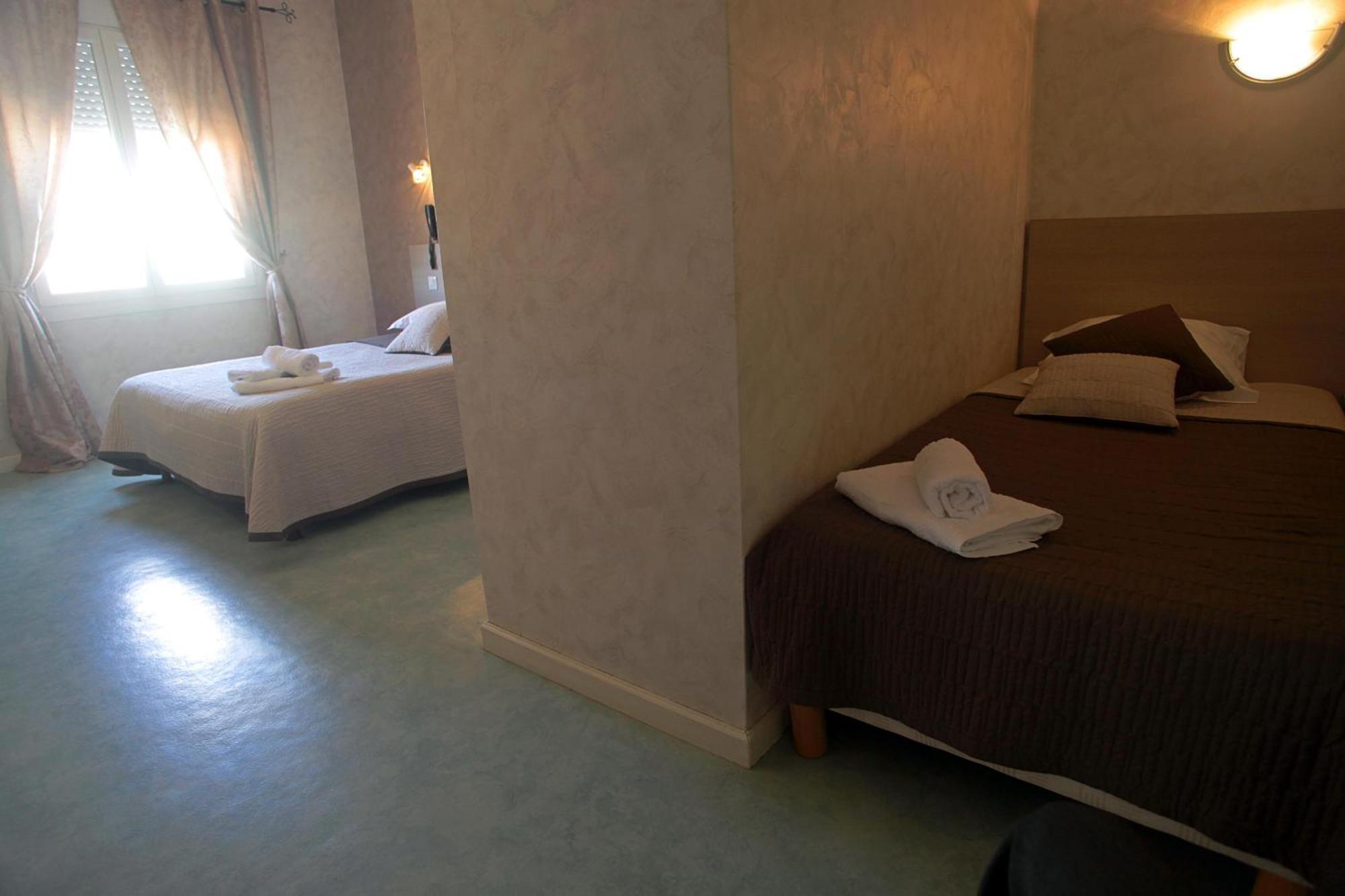 Hotel De La Plage 2 Etoiles Valras-Plage Rom bilde