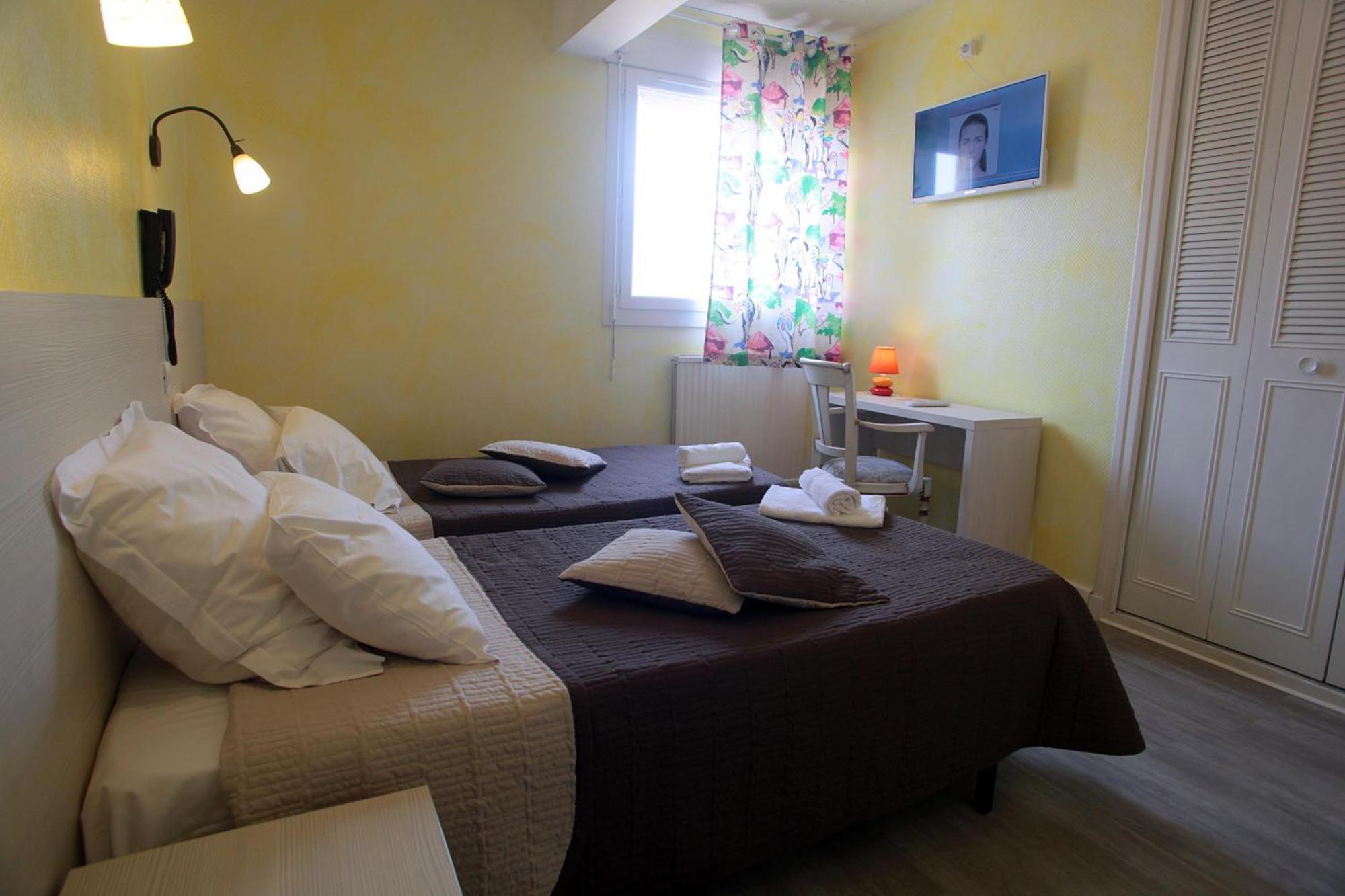 Hotel De La Plage 2 Etoiles Valras-Plage Rom bilde